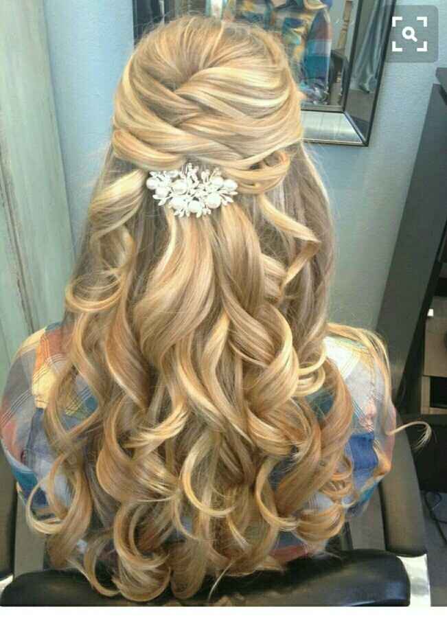 Calling all with half up/half down hairstyles...