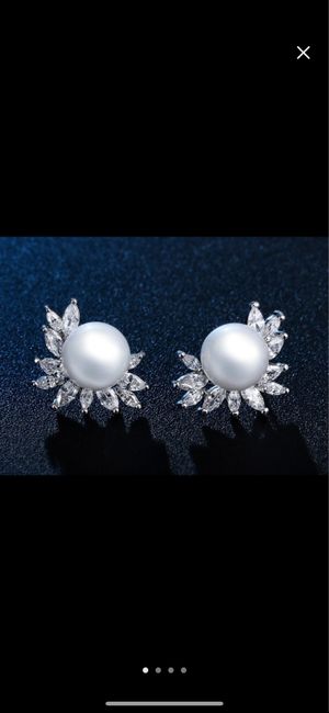 Calling all brides with stretched ear lobes! 1