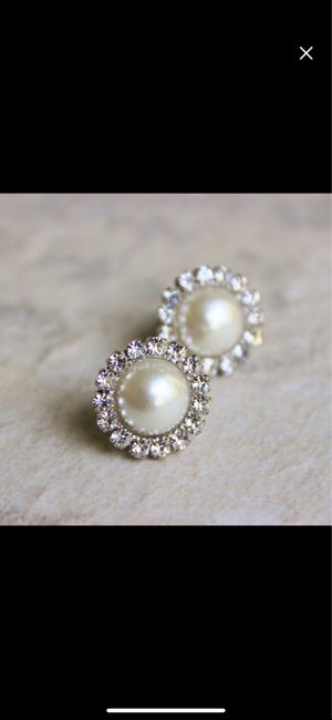 Are you a diamond or pearl jewelry bride? 2