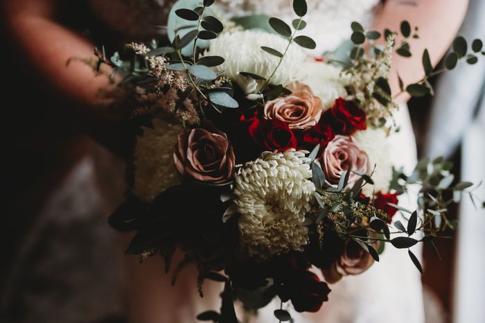 Pros and Cons of Fake Flowers? 2