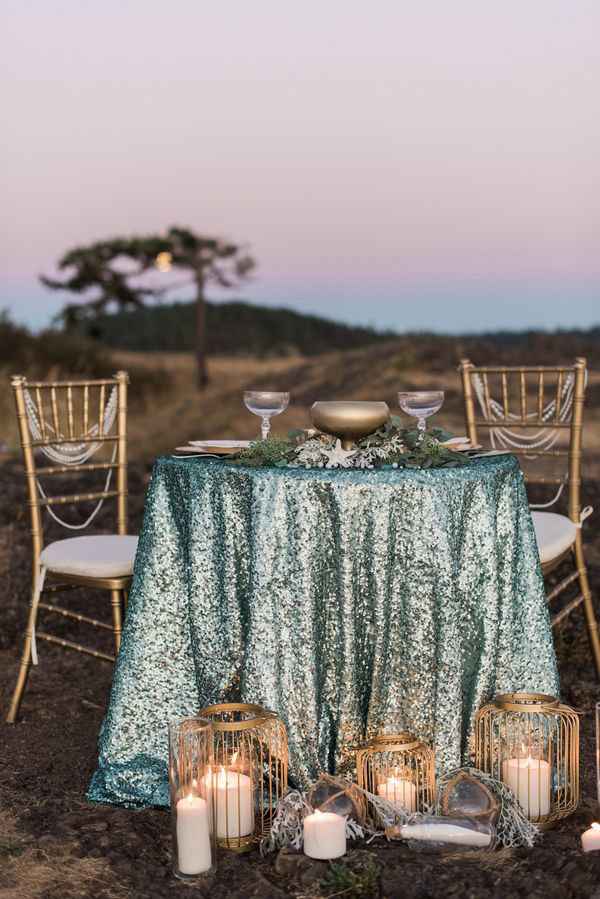 Mr and Mrs wedding table - 3