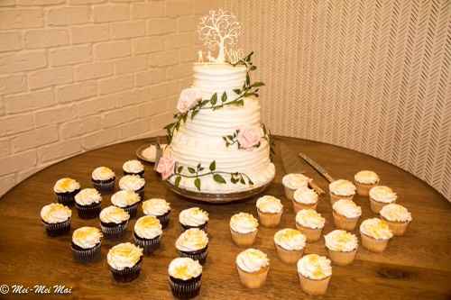 Opinions on cupcake tier for wedding guests, not a cake! - 1