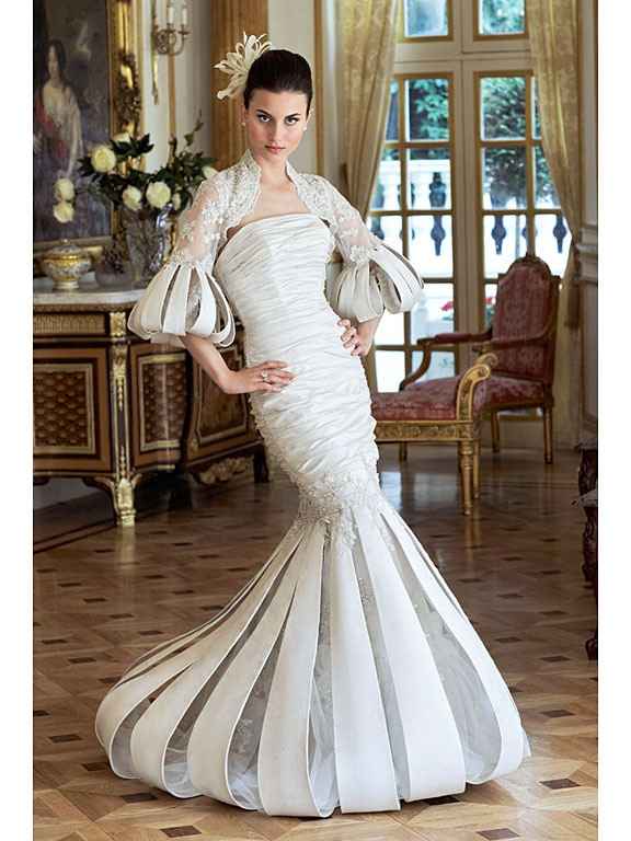 oh wow! who wants to wear this dress look?