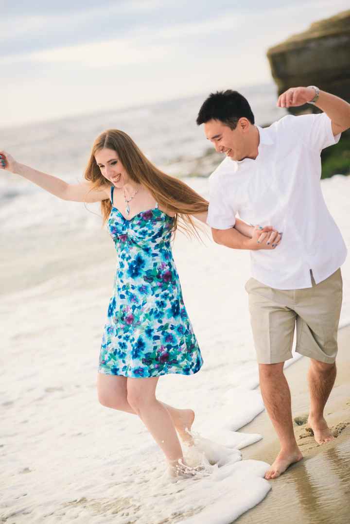 Show Me Your Engagement Picture Outfits!!