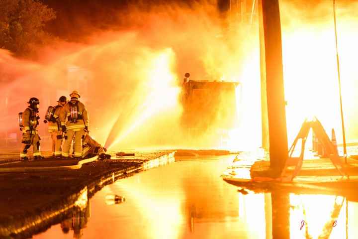 NWR Crazy Fire Near My Home Tonight! (Pics)