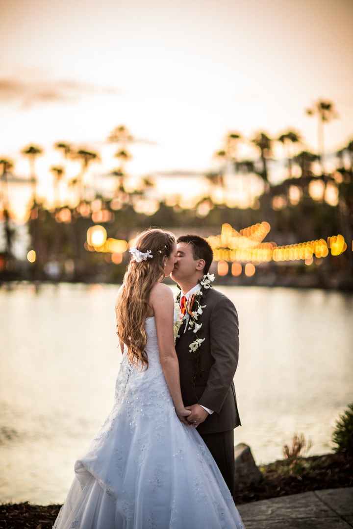 May I see your wedding portraits? (For those who are already married)