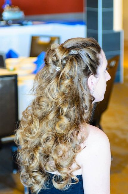 Does anyone have long curled hair trial pics?