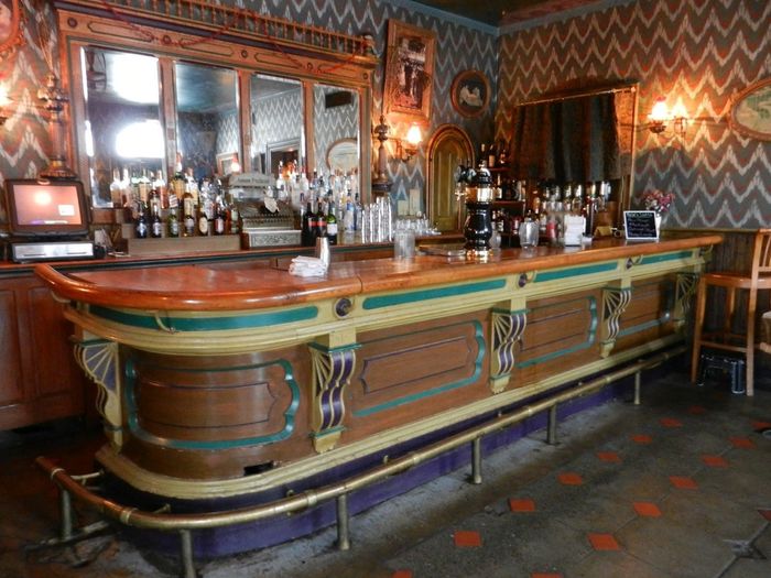 Would you book alternative / non-traditional wedding venues?
