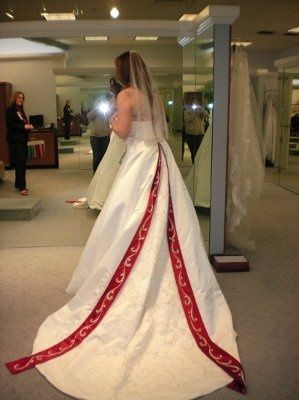 Has anyone went outside of David's Bridal to purchase your dress?