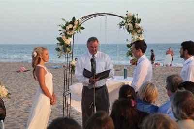 Beach Wedding Help