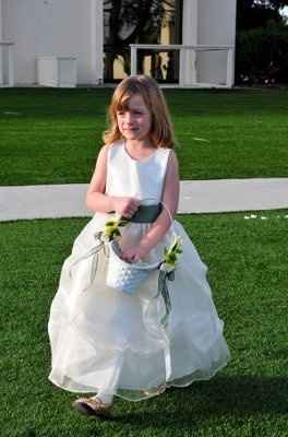 I'm married!!!!  I'm a WIFE! (pics in no particular order)