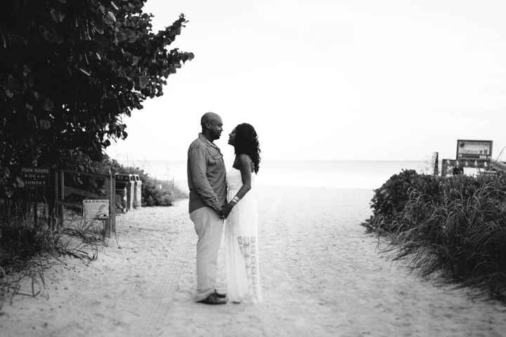 ENGAGEMENT PICS ARE IN!!!! And I think......      (pic heavy)