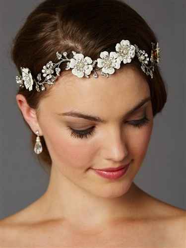 Help Hair accessories for my beach wedding