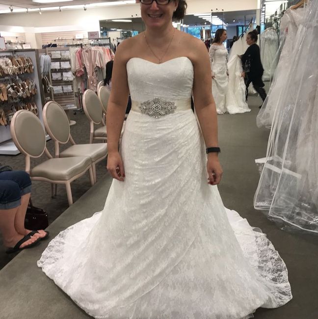 Who else loves lace?  Show off your lace dresses and/or veils! 11