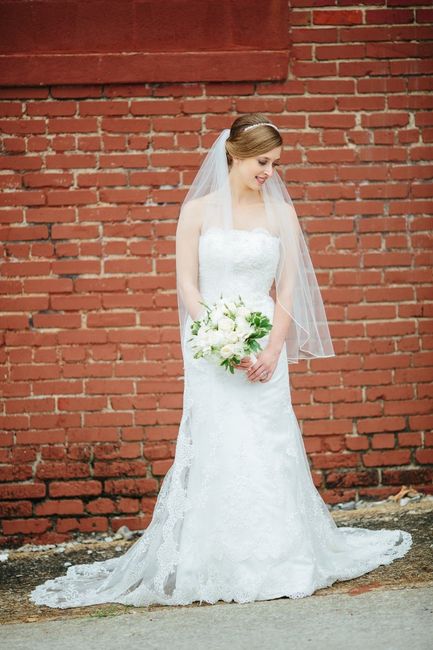 Show us your wedding dress!!!!!!