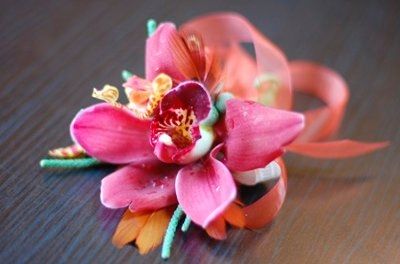 Which flowers are in season in September?