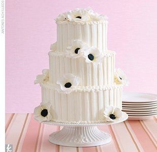 Show me your wedding cake.