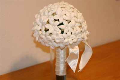 Which flowers are in season in September?