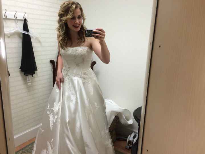 *UPDATE & DRESS PICS PAGE 5* Yay Makeup / Horrible Hair Trial :( / Gown Alterations