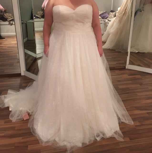 Plus size wedding dresses... Which way to go?
