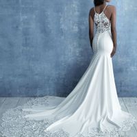 To bustle or not? - 1