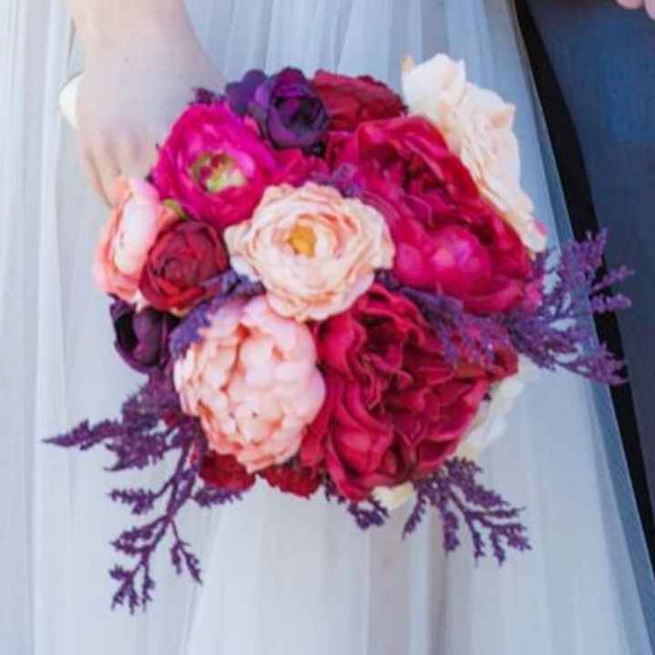 Show me your flowerless/artificial/silk/paper flower bouquets and centerpieces