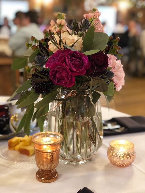 Centerpieces - White or Colorful? 5
