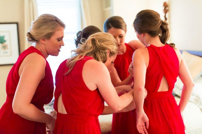 Bridesmaids Changing Mid-wedding? 1