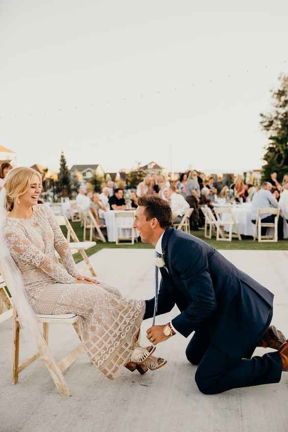 Removing Garter - Garter Toss