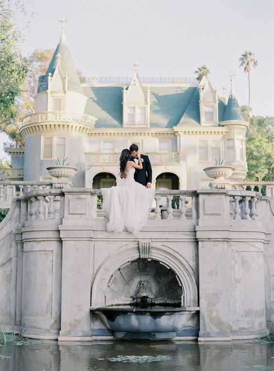 How many... months in advance did you book your venue? - 1