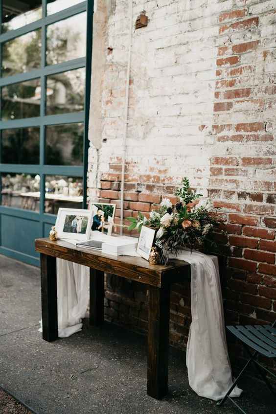 Guestbook table - 1