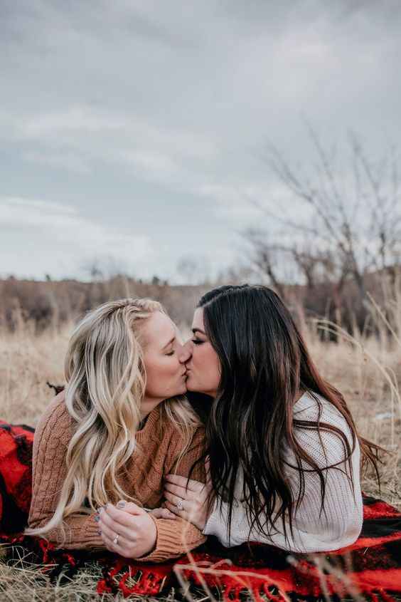 Engagement Photo Outfits for Two Women - 2