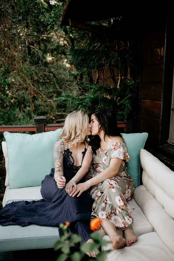 Engagement Photo Outfits for Two Women - 5