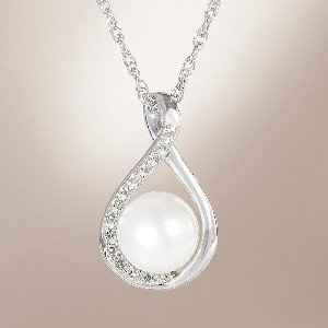 Help with jewelry and shoes!! Please