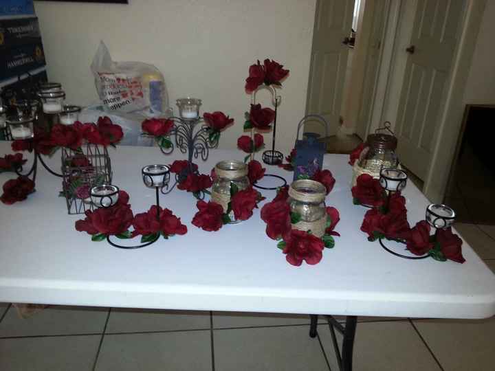 How to make different table centerpe well