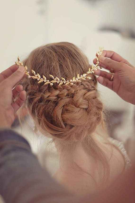 Need Up Do with Veil Ideas!