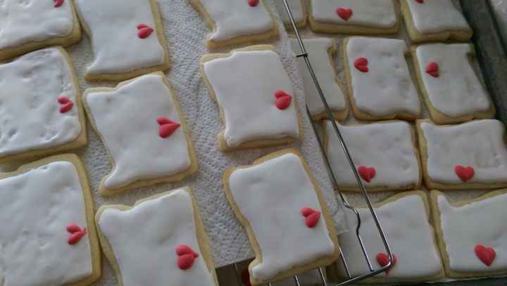 Who's doing edible favors?