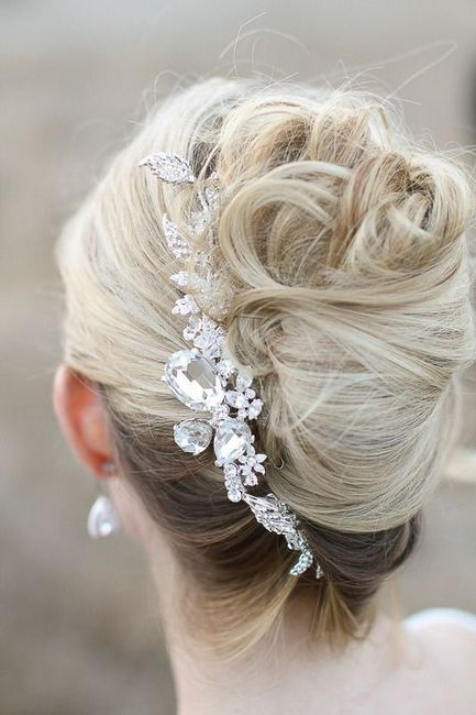Show me your wedding day hair