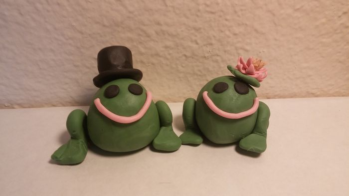 KWR: Hey guys, just wanted to show off my cake toppers I'm making! :)