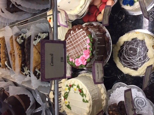 Cake/dessert table
