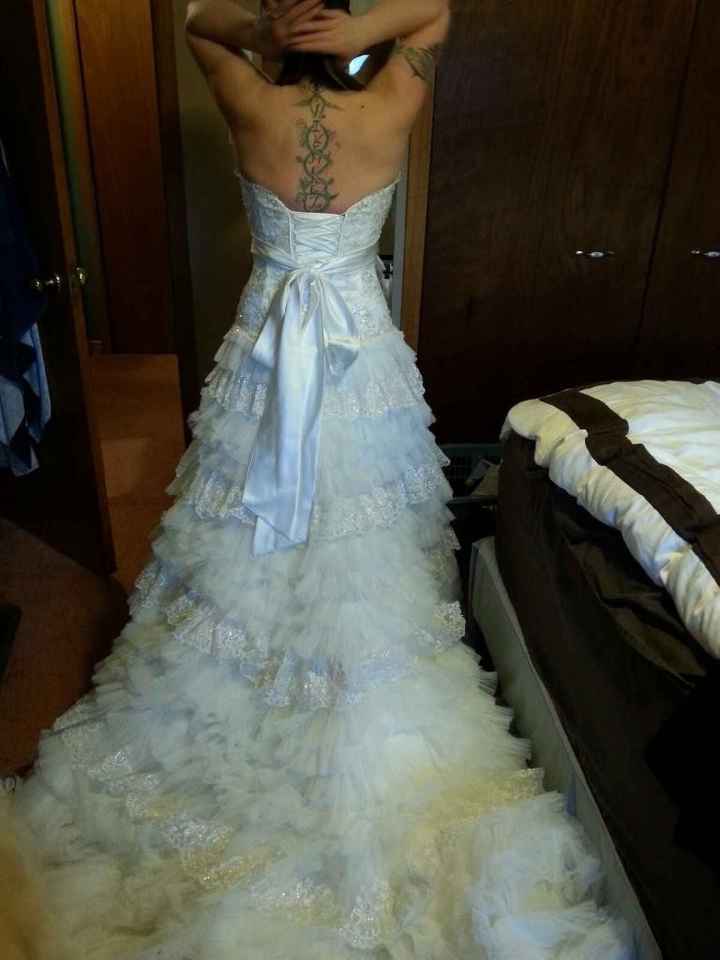 2 in 1 Wedding Dress - Any seamstresses out there-How does it attach?