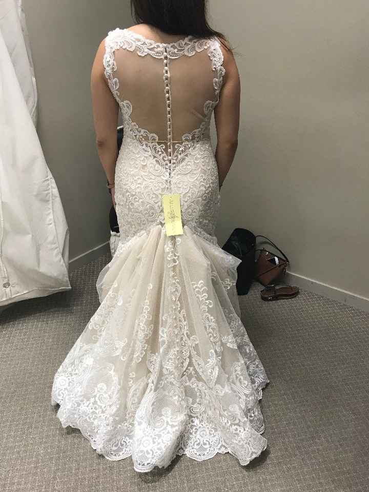 8-point bustle