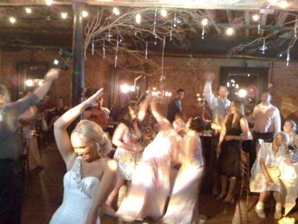 I'm craving wedding!!! Share with me your wedding pics!! please....