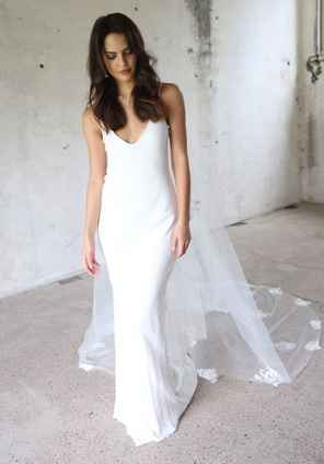 2nd dress.  Minimal look