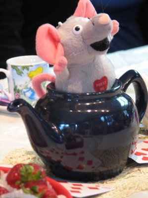 My awesome suprise Alice in Wonderland Tea Party Bridal Shower!!!!!