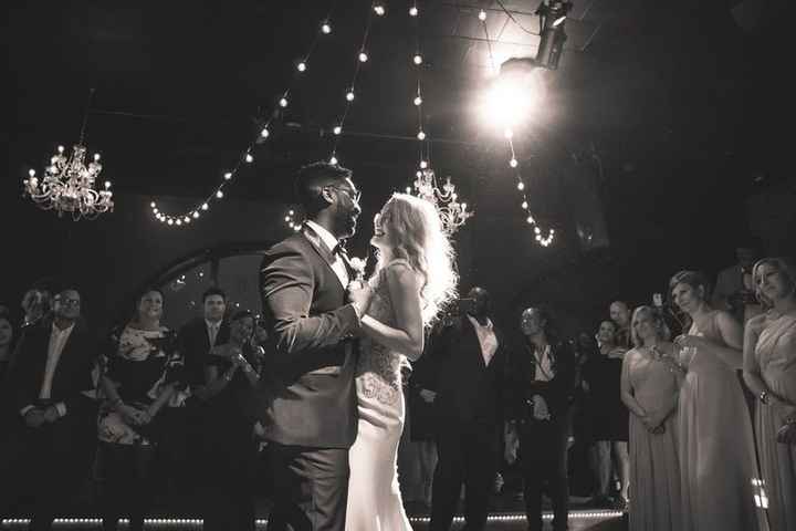 Black and white picture of couple doing first dance