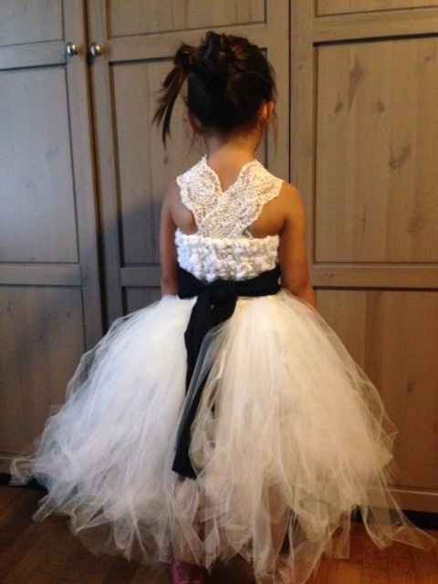 One of my BMs made the flower girl dresses *pic*