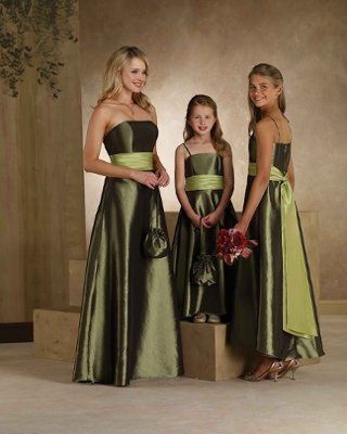 What Did You Put Your Bridesmaids In?! Show Me The Dresses :)