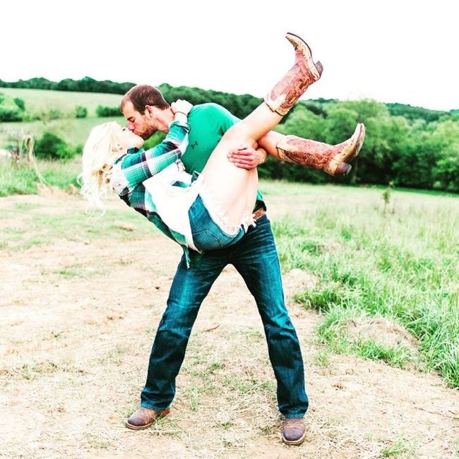 Engagement photo attire