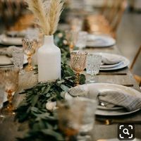 Table size and centerpieces - 4